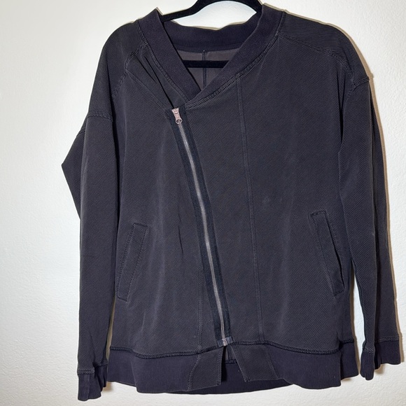 Lululemon Mula bundle wrap assymetrical zip jacket - Picture 3 of 13